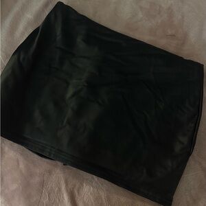 Fashion Nova Classic Black Pencil Skirt